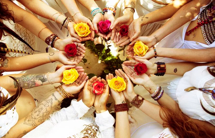 Photo Cercle De Mains De Femmes Pour Site