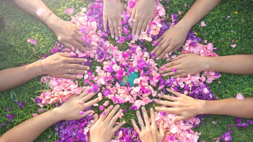 Photo Mains Cercle De Femmes Pour Site